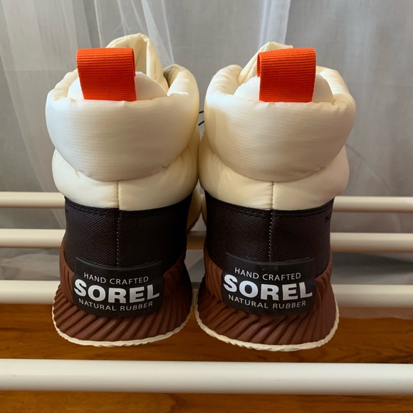 SOREL Women's Out 'N About Puffy 300g Waterproof Boots New With Tags - Picture 10 of 12